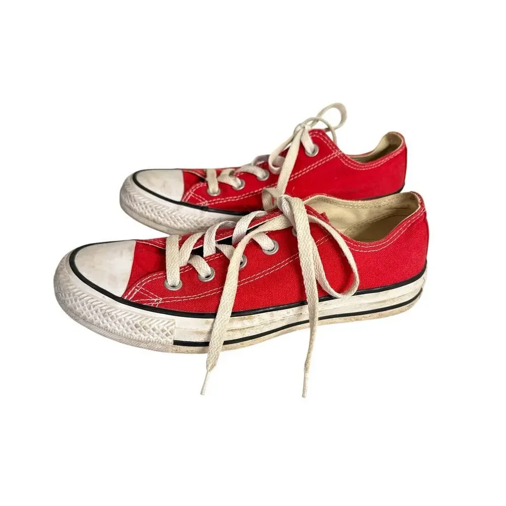 Converse Chuck Taylor All Star Low Top Sneakers Red Canvas Women’s 6 EUC